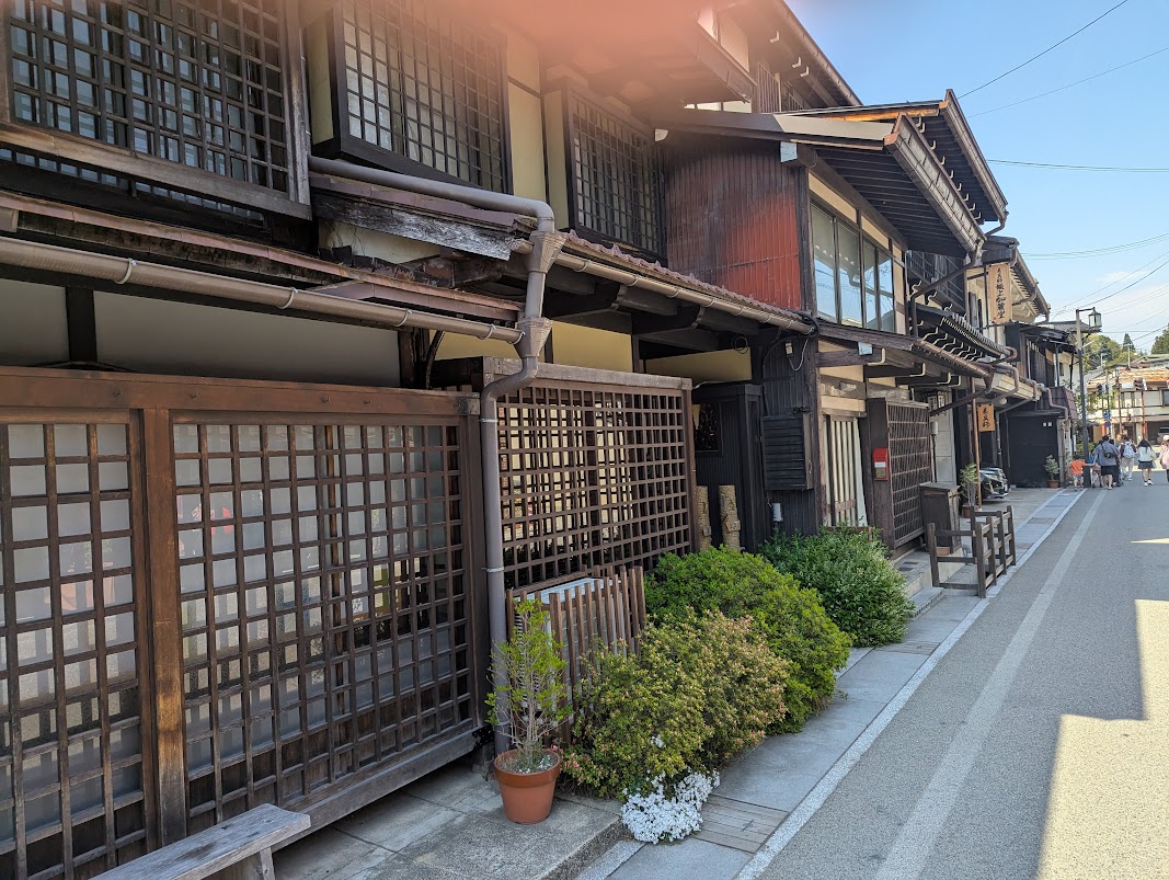 高山の情緒ある古い街並み